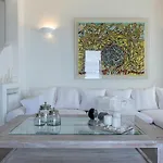 فيلة Pergisos Mykonos *
